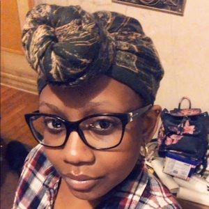 Meet your Posher, Janillah